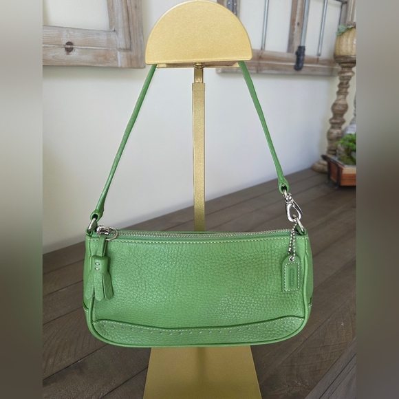 Vintage Coach Y2K Hamptons Demi Bag In Green Pebble Grain Leather - Picture 3 of 15
